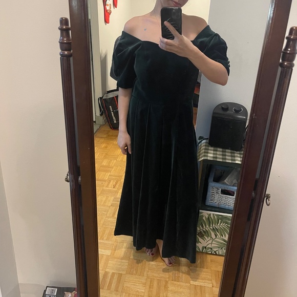 Laura Ashley dark green velvet dress - Picture 7 of 15